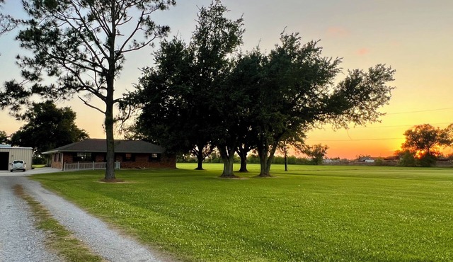 Oaks & Acreage! Comfortable home on 8.5 acres