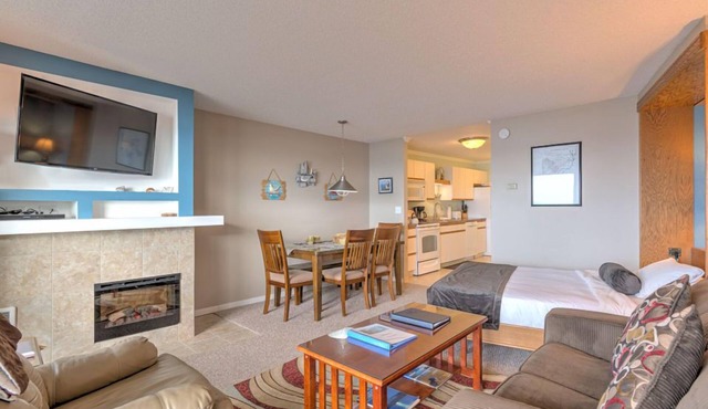 Ocean-View Queen Studio with Private Balcony
