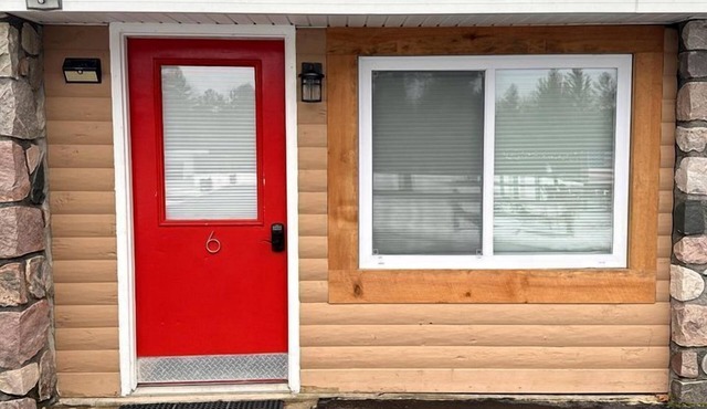 Ocqueoc Delux Double Cabin Pet-Friendly in Ocqueoc, MI