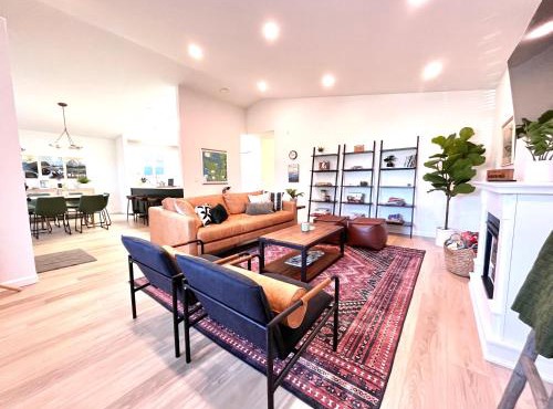 Olympic House: 3min from ONP w/Sauna + Rec room