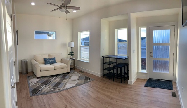 One Bedroom Condo Near St. Luke's