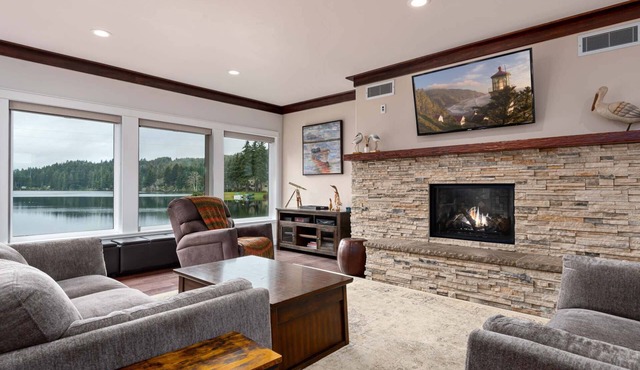 Otter Banks on Mercer Lake! Private Dock, Kayaks, Gas Grill and More