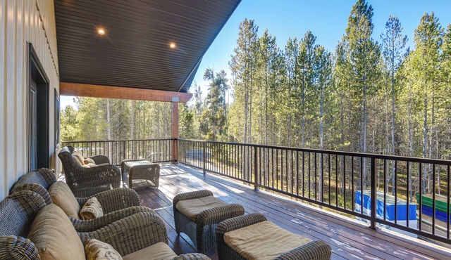Outdoor Adventure Hub ~ 20 Miles to Yellowstone!
