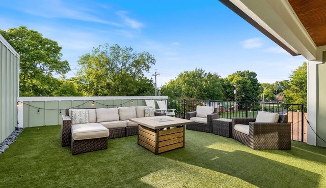 Outdoor Oasis +Fire Pit + Game Room + Sleeps 10
