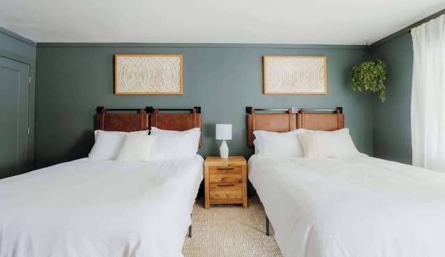 Packwood | Goat Rocks Room at The Peak