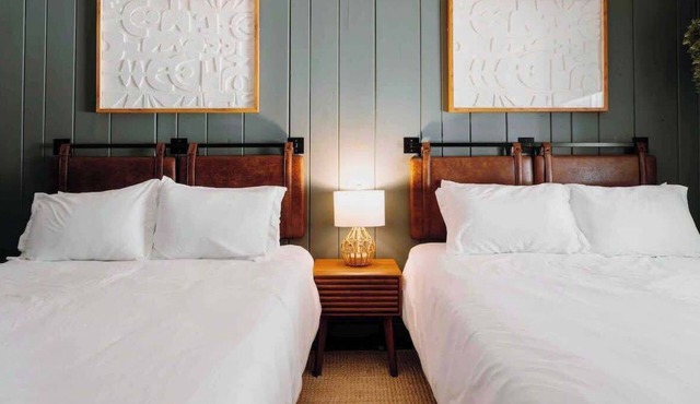 Packwood | Grove Room at The Peak