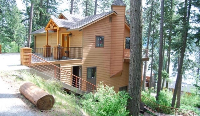 Panoramic Coeur D'Alene Lake View - 5 Minutes to Town