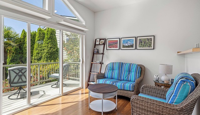 Peaceful 1-bedroom guest house 1 block from Puget Sound in Shoreline