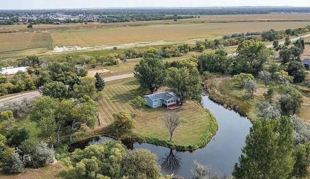Peaceful 4 Bedroom Getaway Mins. from Huff Hills, The Post & Ft. Lincoln Park.