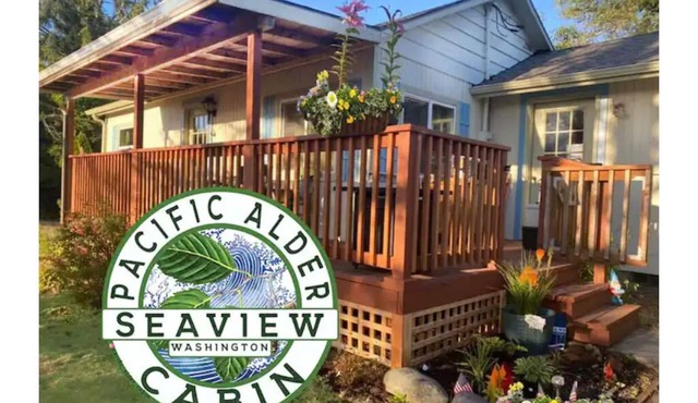 Peaceful, Fully Equipped Cabin Near Beach & Town, Certified NWF Wildlife Habitat