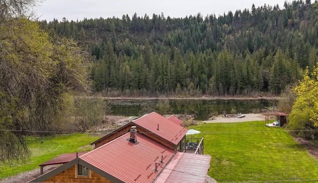 Peaceful Lakefront Cabin Retreat on a Quiet & Secluded Lake