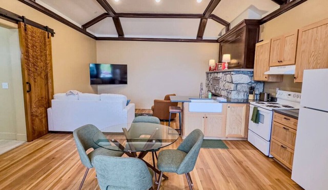 Peach Street Inn | Suite 2