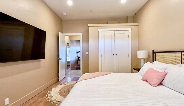 Peach Street Inn | Suite 3 | King Bed