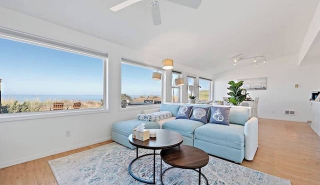 Perch - West Beach Point: Panoramic view home w/Hot Tub! Pet Friendly!