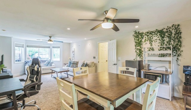 Perfect 4-bedroom house in adorable Snohomish for your getaway