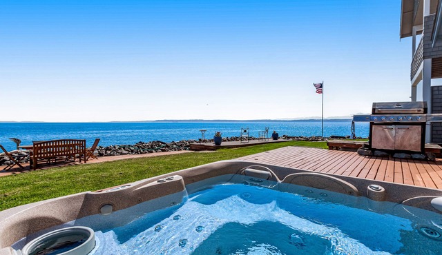 Perfect beach house with stunning views, hot tub & firepit - steps to the water