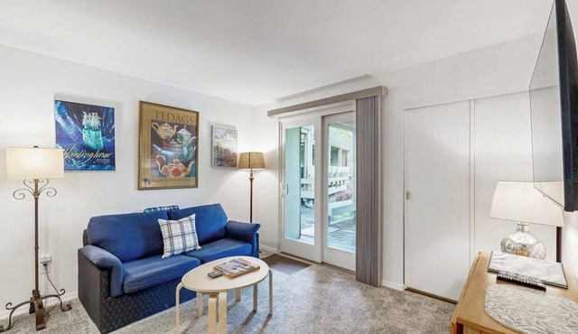 Perfect condo near town & skiing with views, pool, hot tub, on-site golf & deck