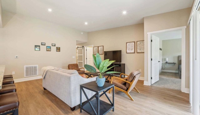 Pet-Friendly Condo Close to Traverse City Sights
