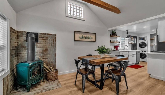Pet-Friendly Cozy Midtown Cabin Retreat