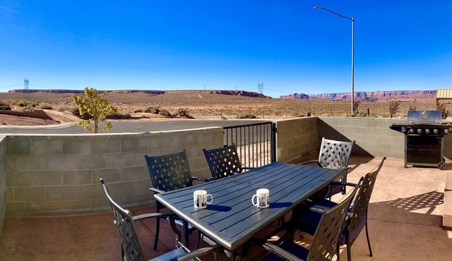 Pet-Friendly Desert House with Vermillion Cliffs Views & Boat Parking Near Antelope Canyon, Page Arizona