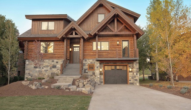 Pole Canyon Cabin Mountain Modern Sophisticated Luxury in Victor ID w/Loft
