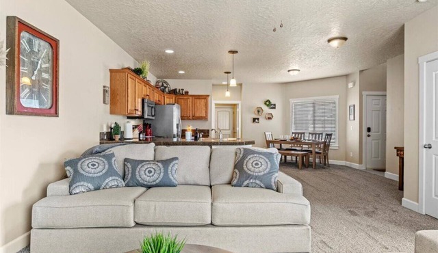 Pool~Garage Games~Pet Friendly~BBQ