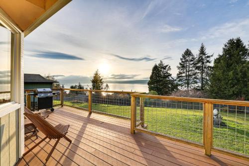 Port Townsend Escape w/Deck, Bay & Mountain Views