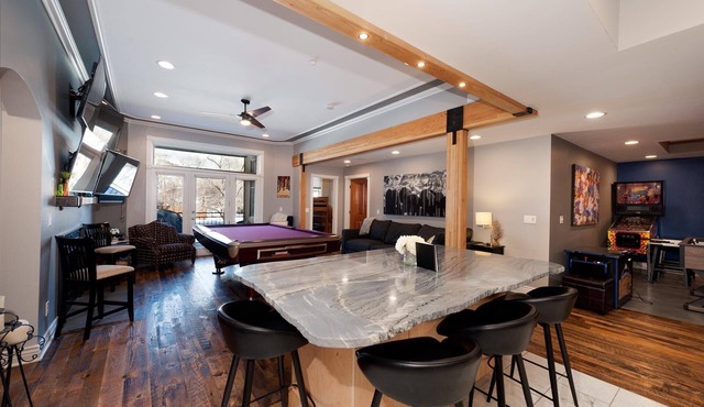Premier Location in Historic Downtown Durango - Game Room/Pool Table/Foosball