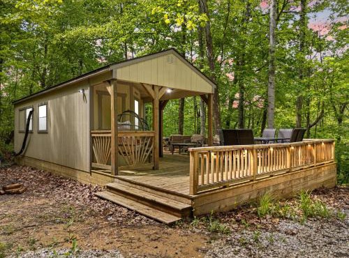 Premium Hilltop Couples Cabin w Hot Tub RRG Views
