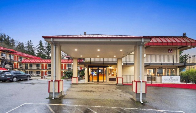Premium Queen Suite|Renton WA
