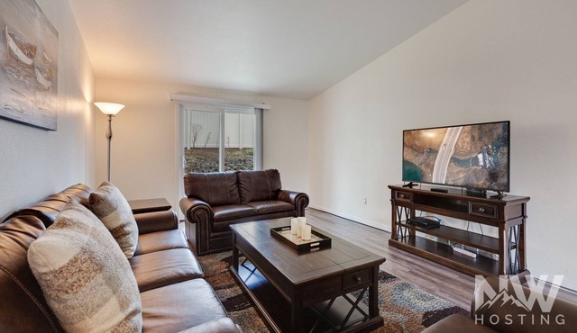 Prime Location! 5 Blocks to Sherman Ave, 2 Blocks to McEuen Park