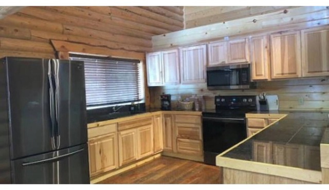 Private Cabins - 2 Queens