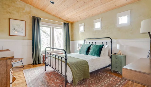 Private Guest Suite in the Heart of Old Bend