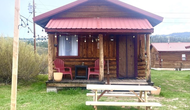 Private Hoback River Cabin en Route to Jackson Hole and Yellowstone