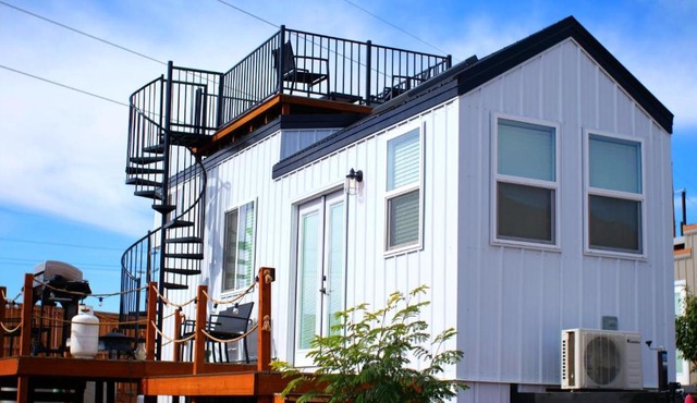 Private Hot Tub & Red-Rock Views, Zions Tiny Getaway