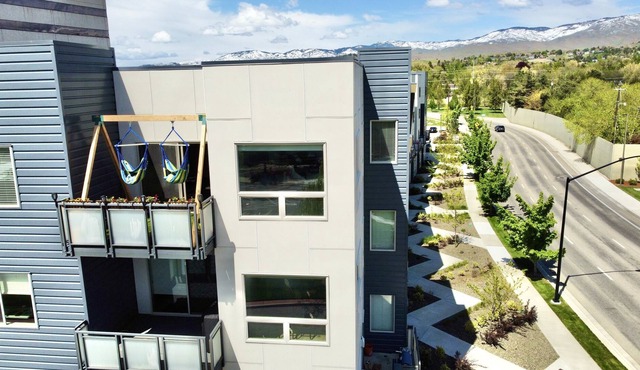 Private room in modern building top floor corner. Greenbelt and mountain views!