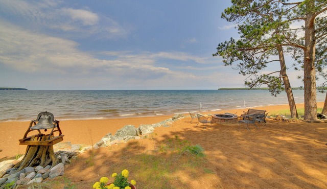 Private Sandy Beach: Lake Superior Group Retreat