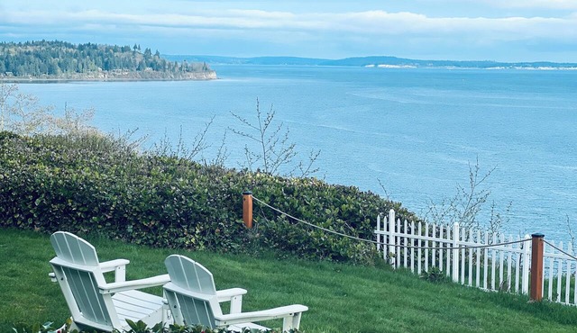 Puget Sound Retreat Panoramic Waterfront Views Unforgettable Sunsets