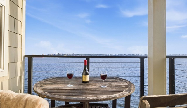 Puget Sound Waterfront, Kayaks + Mt Rainier, 3BR
