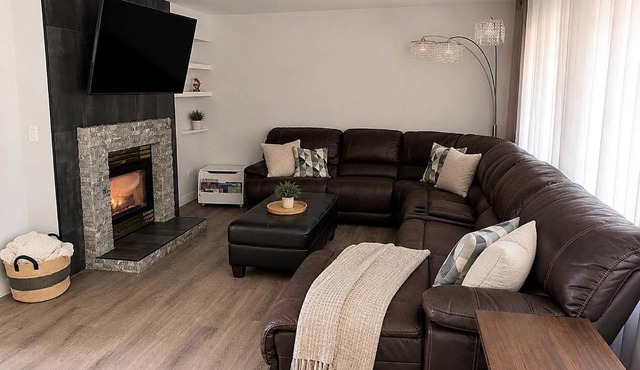 Puyallup Getaway 4BR, Games & Parking for 10 Cars