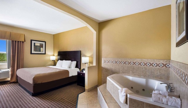 Quality Inn Des Moines North