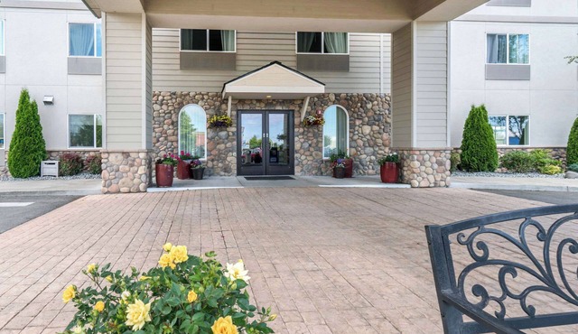 Quality Inn & Suites Sequim at Olympic National Park