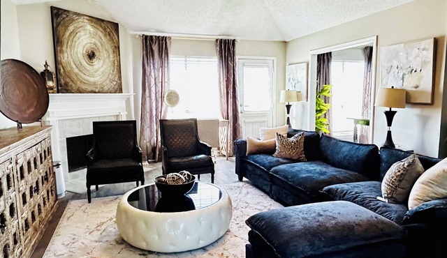 Quiet Hideaway with Spa Bath and stylish decor.