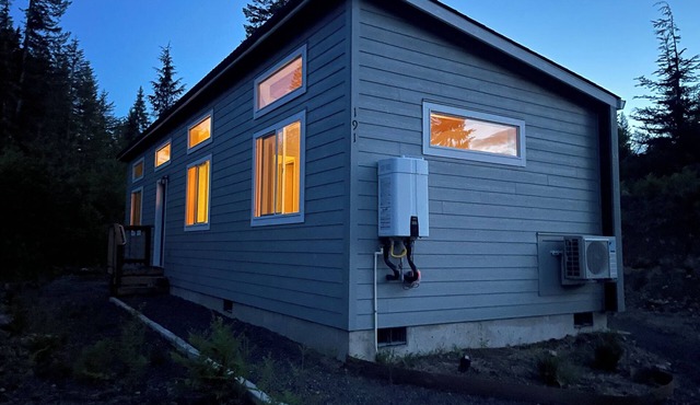 Quiet Orbit - Cozy 2BR Near Wind River and Carson
