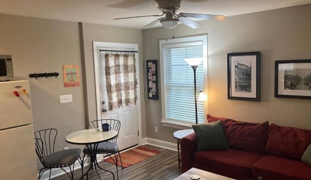 Quiet Studio Apartment/Carriage House in Charlottesville