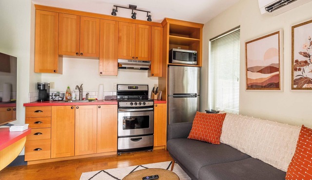 Quirky Micro Apt - Foodies, Artists, Coffee