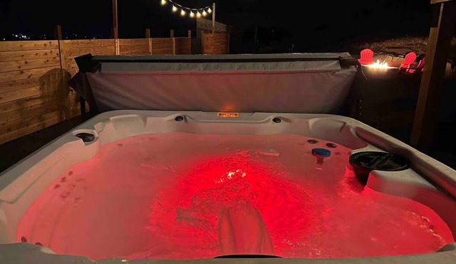 Ranch Retreat Sleeps 16 VIEWS Hot tub Gas Firepit