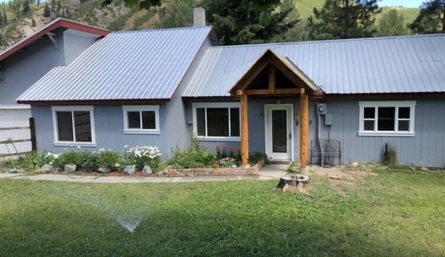 Ranchito with horses & privately owned river beach access 5 miles away.