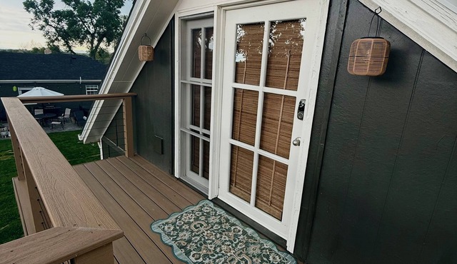 Rascal Ranch: Cozy 2-bed attic apartment close to Olde Town Arvada w/hot tub