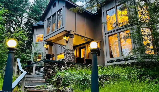 Ravenwood Manor Sleeps 12 Family Friendly